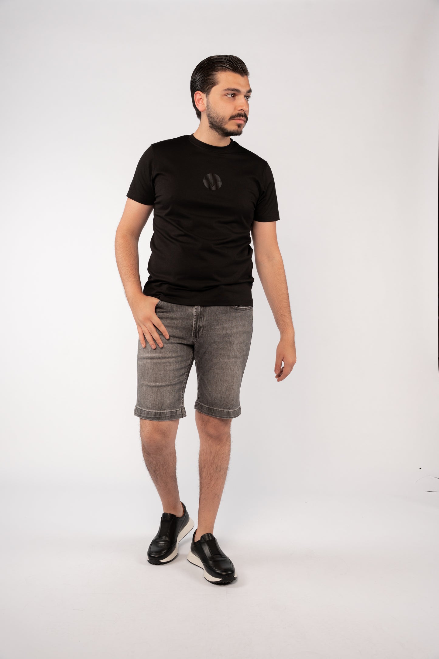 BLACK URBAN TSHIRT