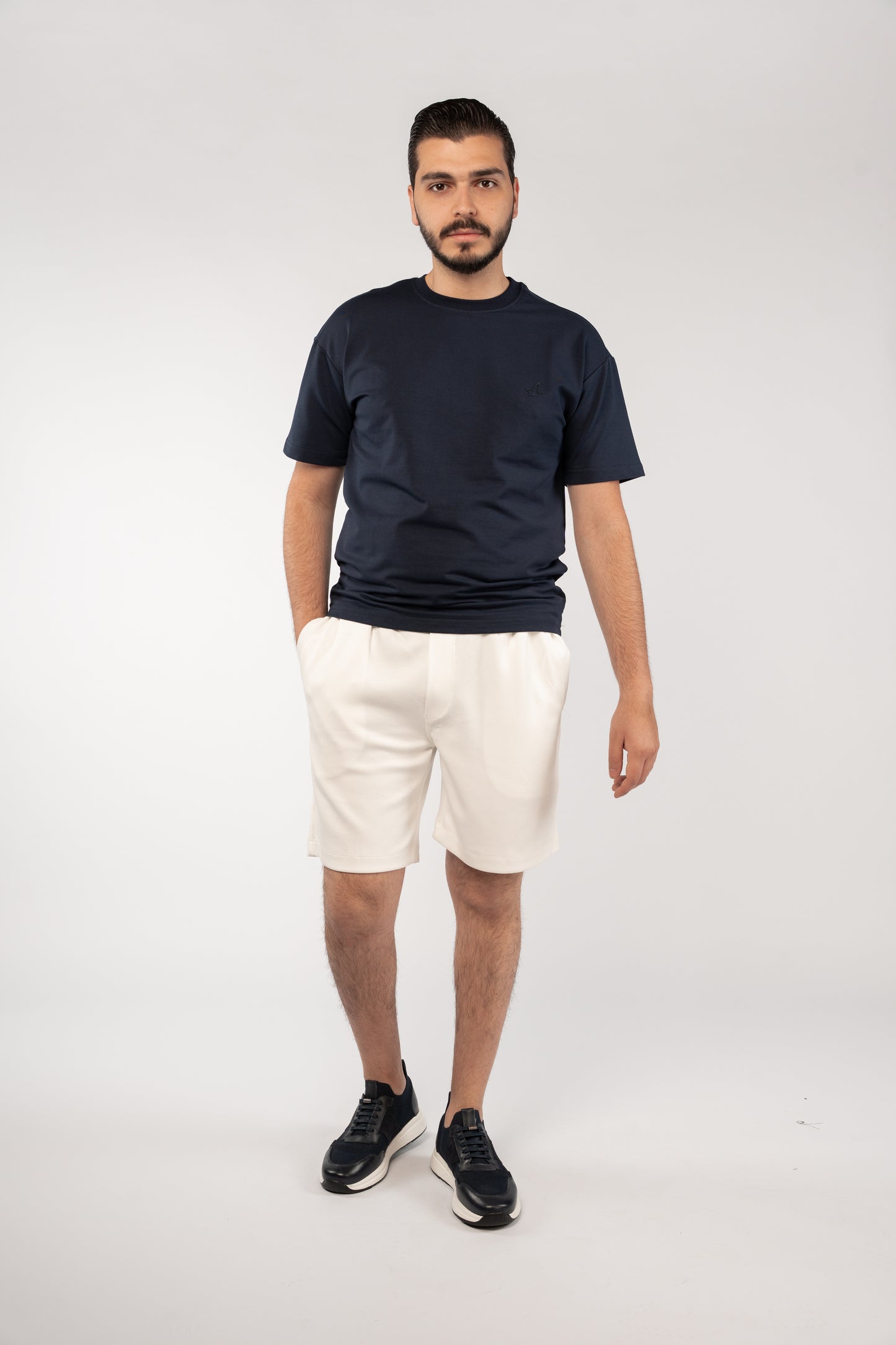 NAVY MINIMAL EAGLE TSHIRT