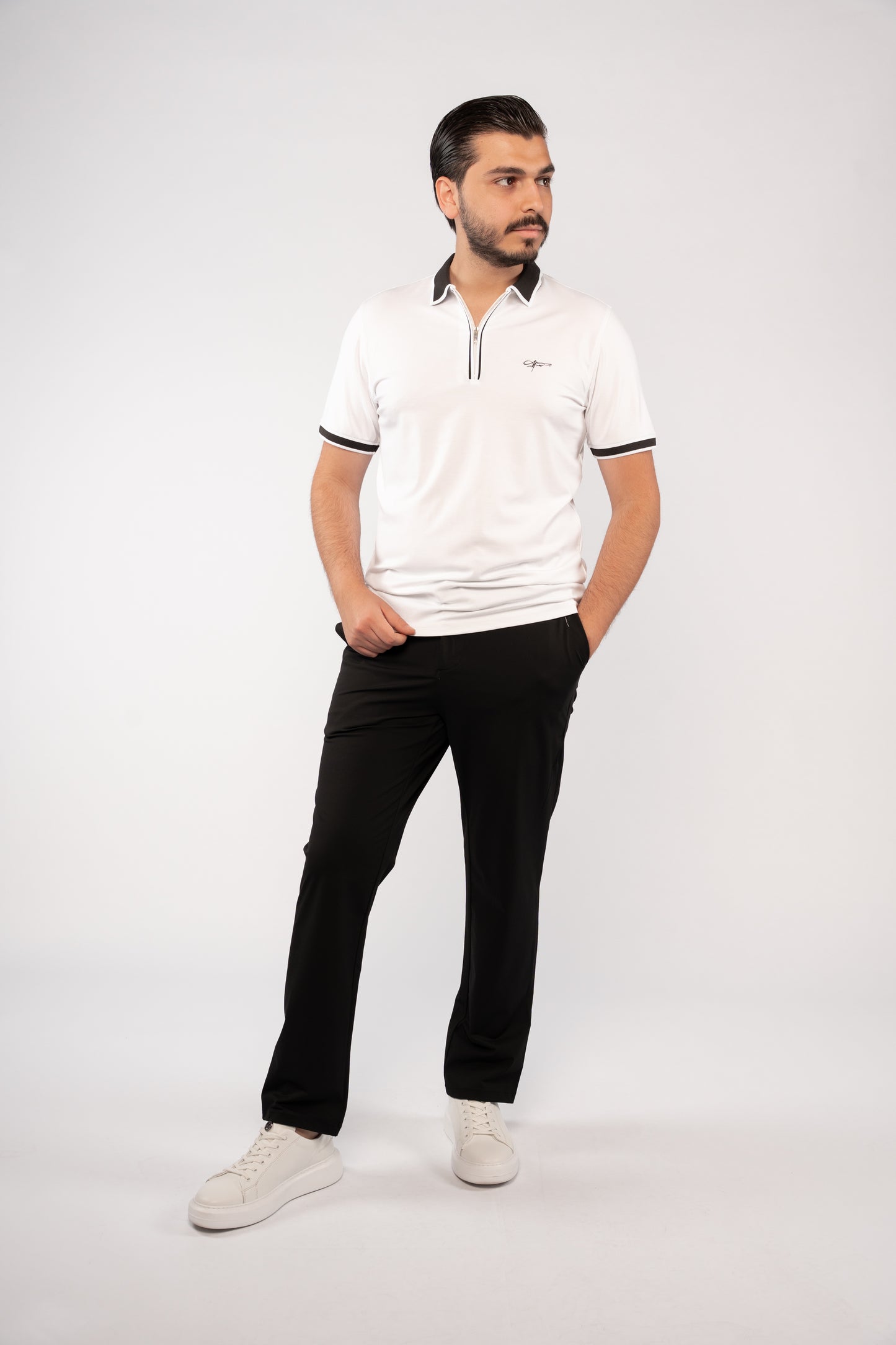 WHITE BLACK COLLAR ZIPPER POLO