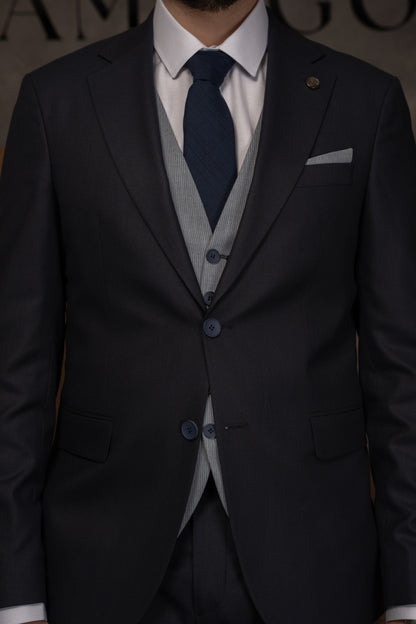 NAVY TIMELESS SUIT