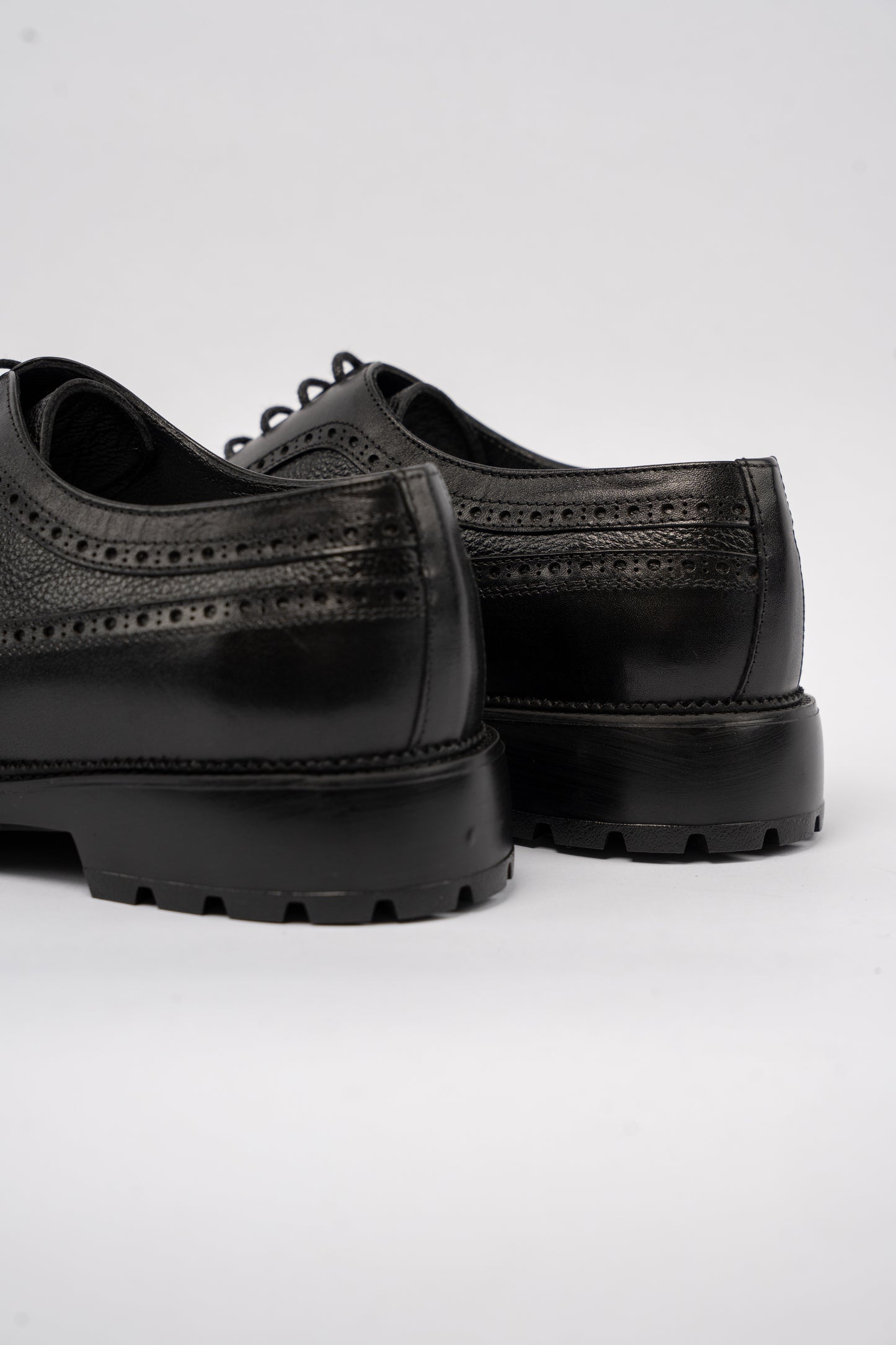 BLACK BROGUE SHOE