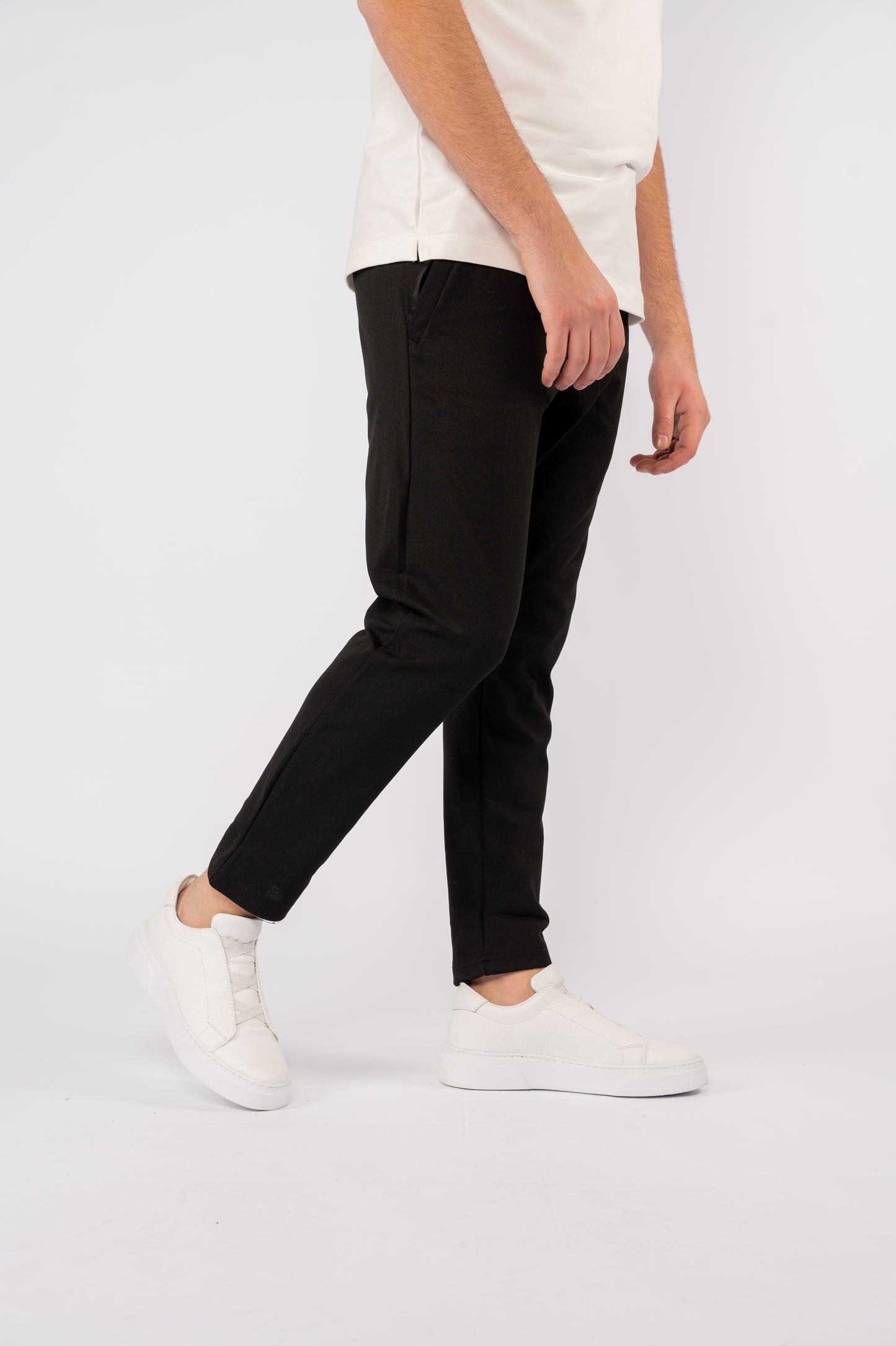 BLACK SLIMFIT SWEATPANT