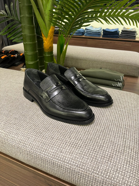 BLACK TEXTURED LEATHER PENNY LOAFER