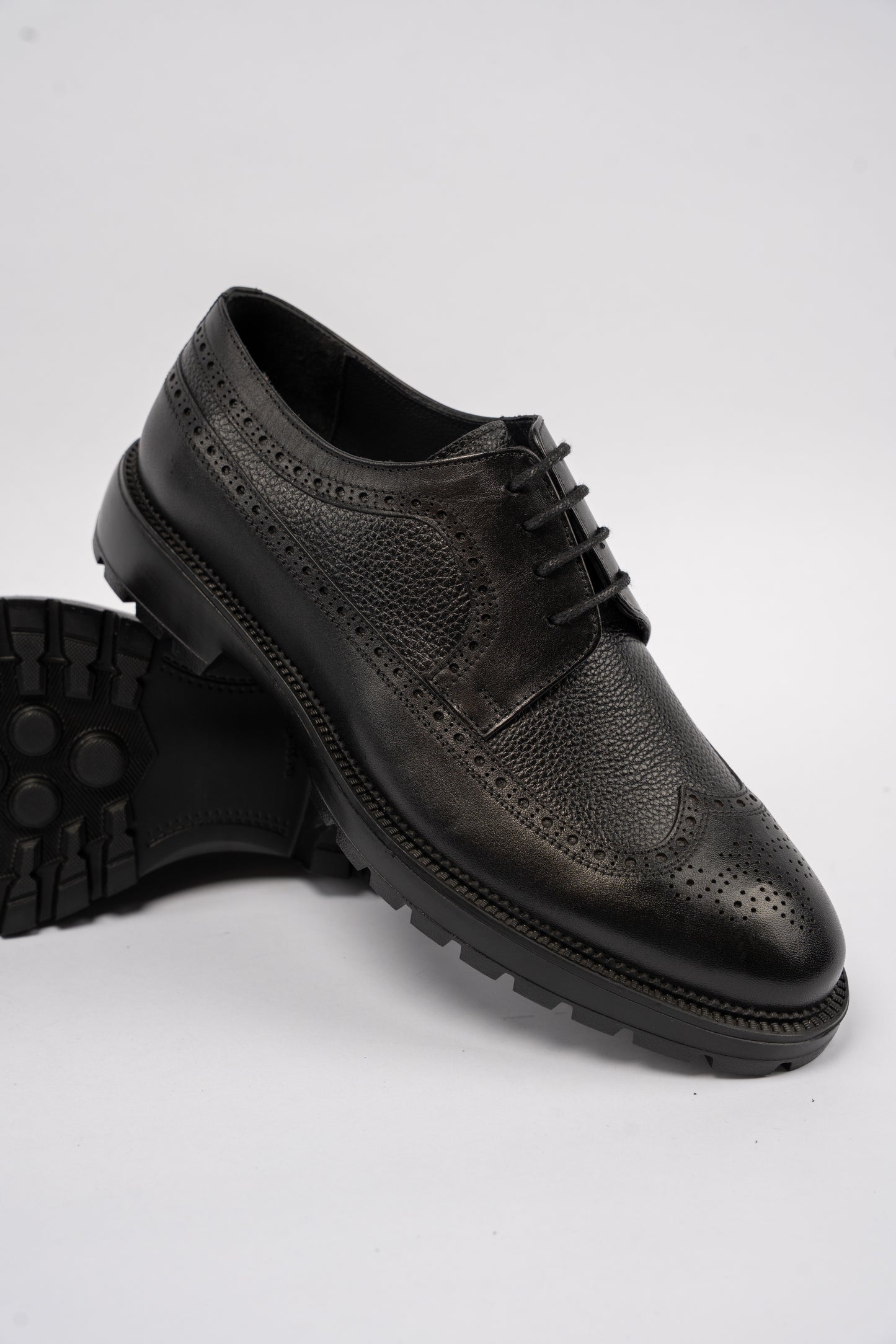 BLACK BROGUE SHOE