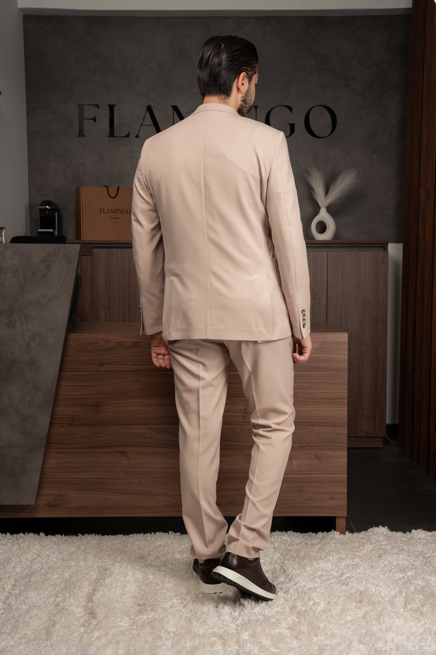 BEIGE TRAVEL SUIT