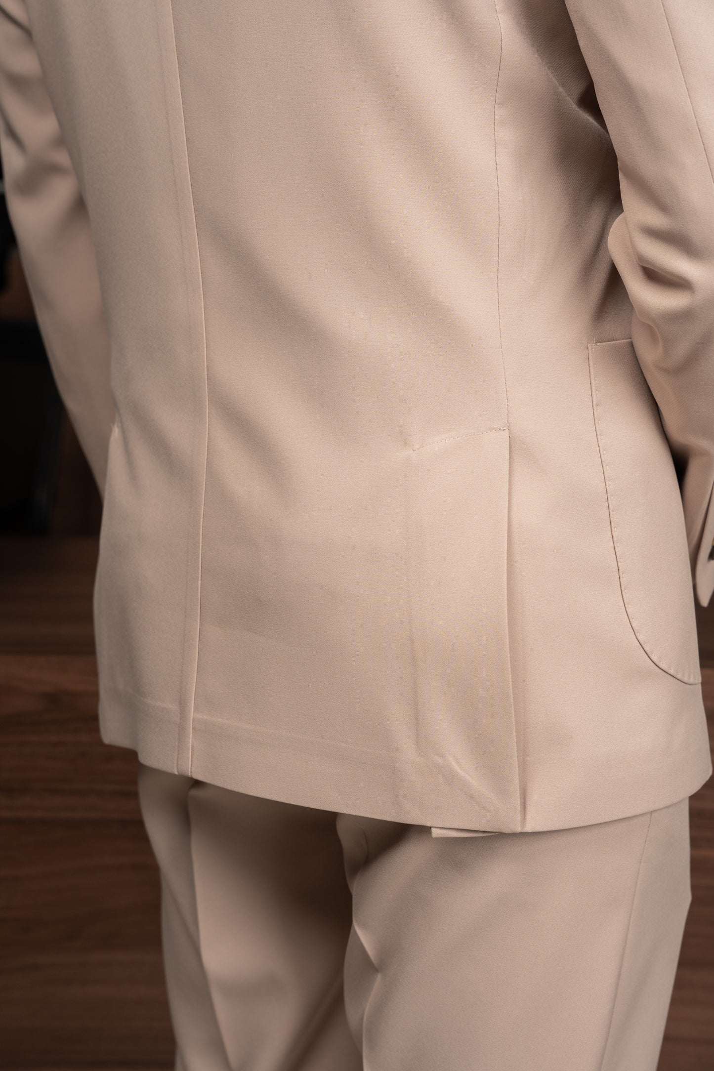 BEIGE TRAVEL SUIT