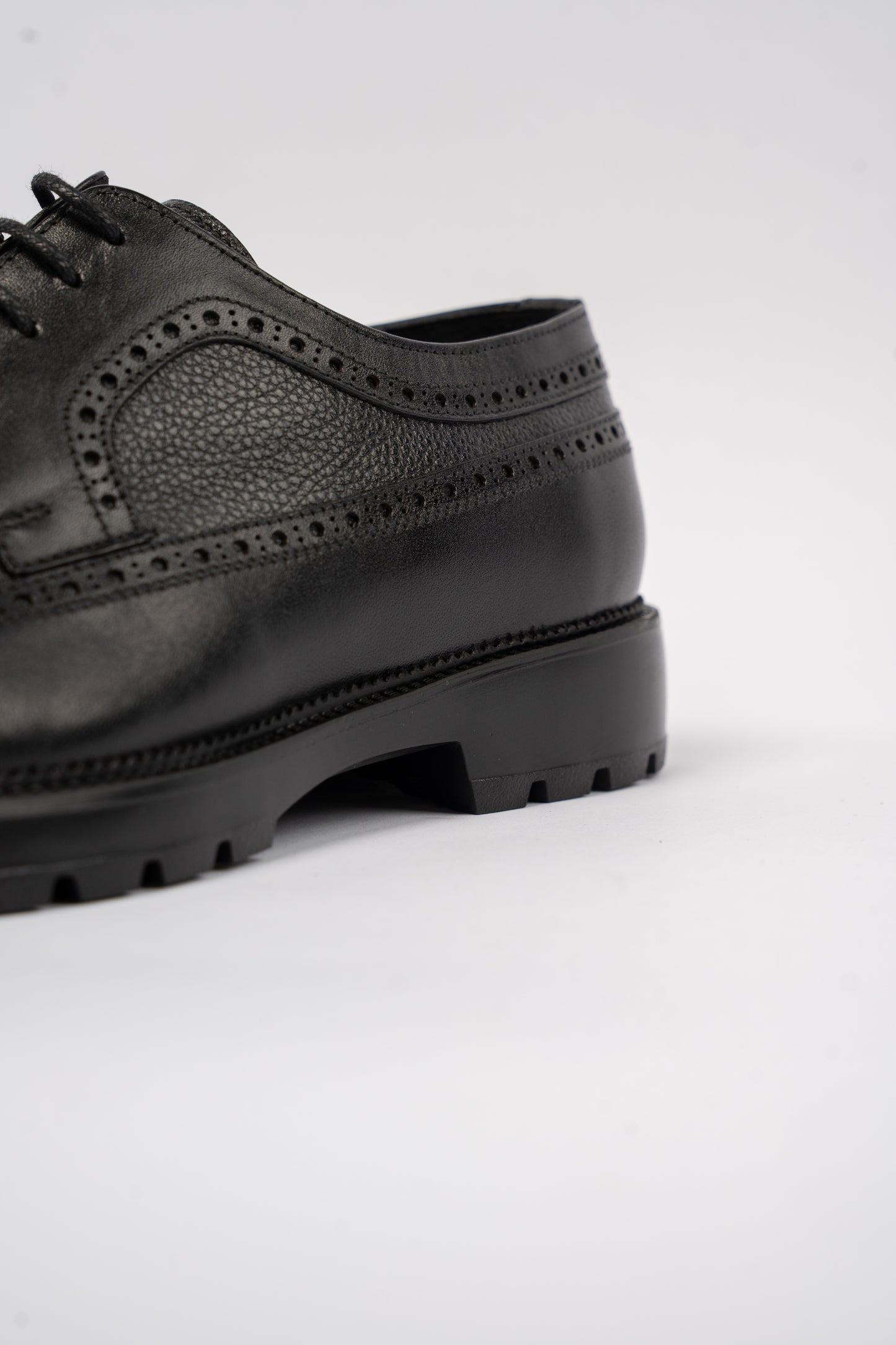 BLACK BROGUE SHOE