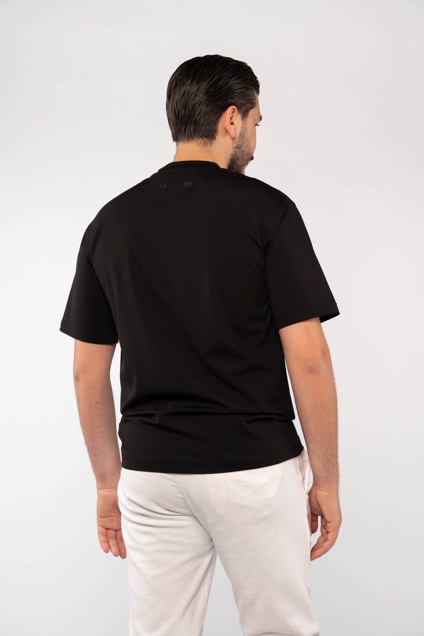 BLACK EVERYDAY TSHIRT