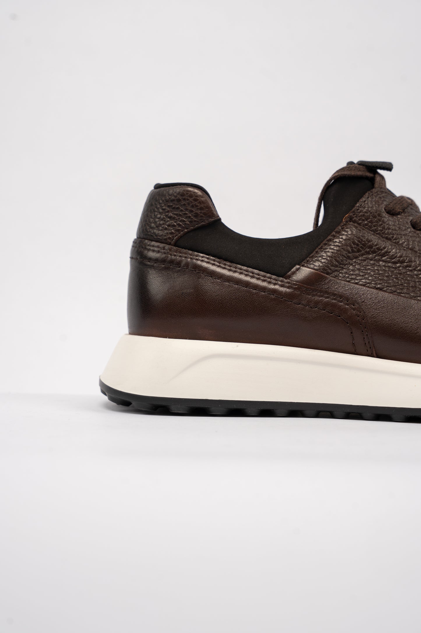 BROWN TIMELESS SNEAKER