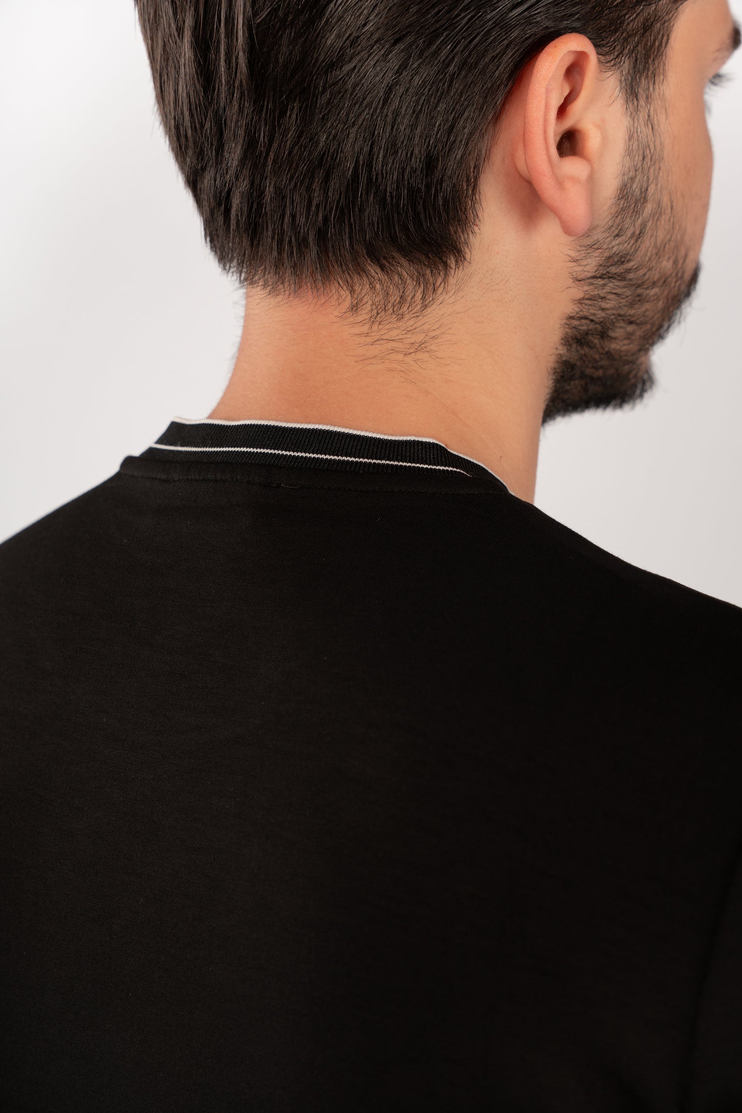 BLACK MODERN TSHIRT