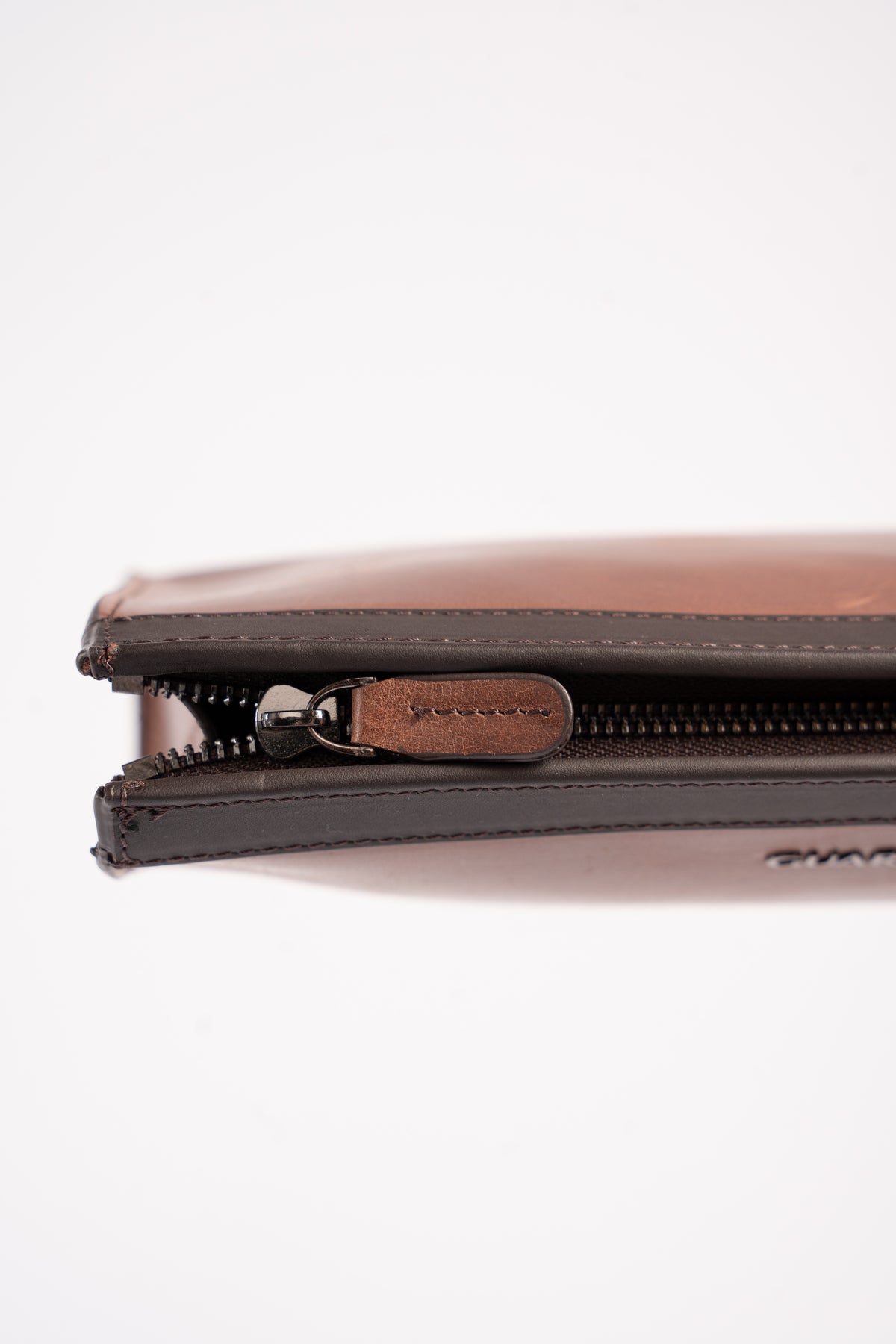 HAVANA CAPE LEVANT LEATHER CLUTCH BAG