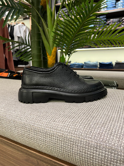 CASUAL BLACK LEATHER DERBY