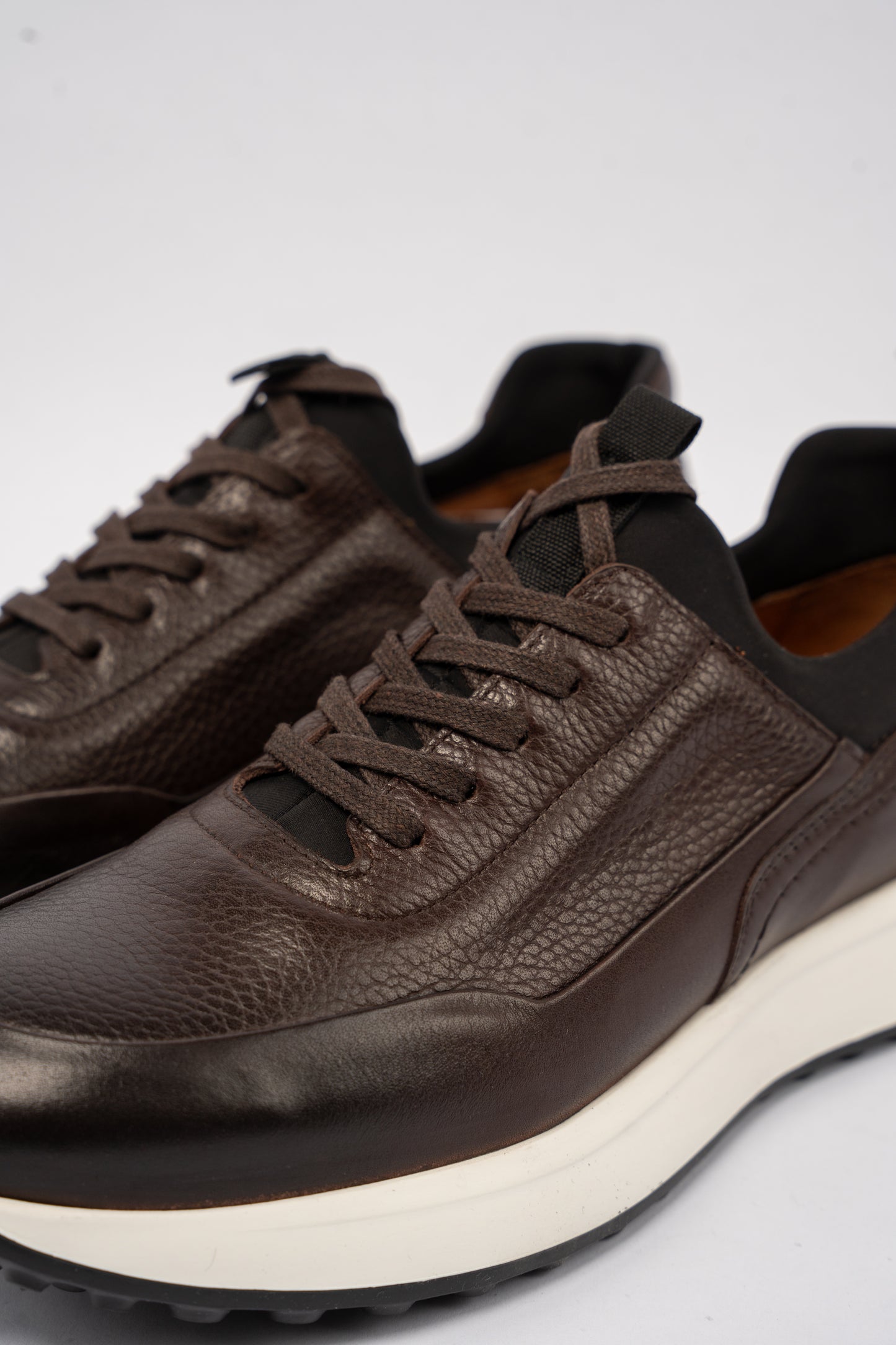 BROWN TIMELESS SNEAKER