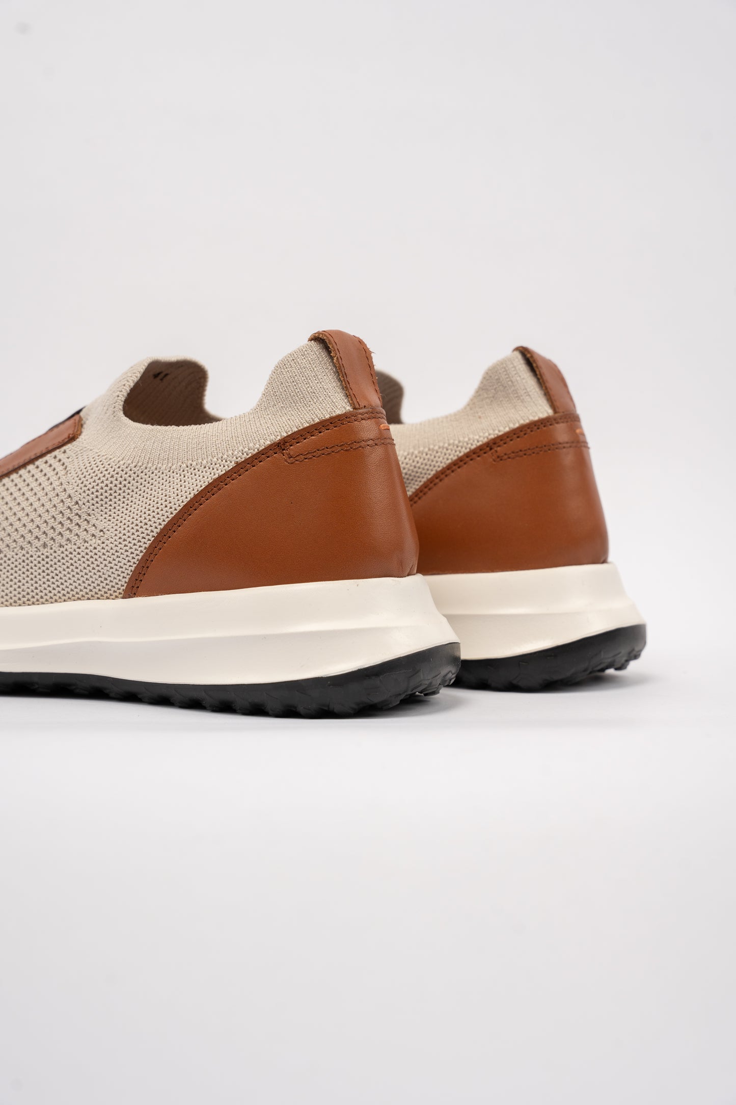 BEIGE CASUAL ELASTIC SNEAKER