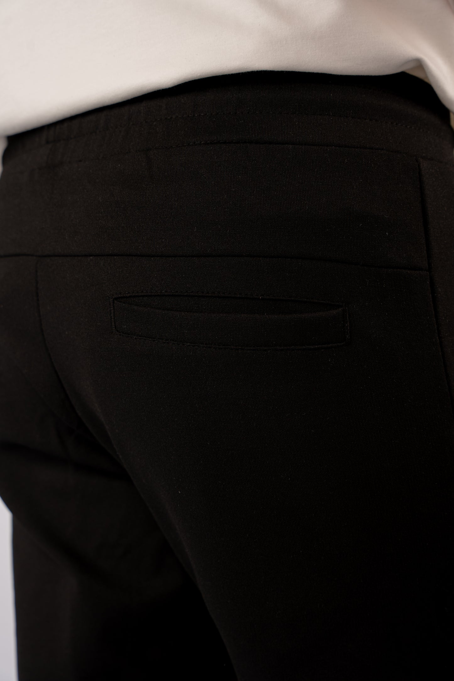 BLACK SLIMFIT SWEATPANT