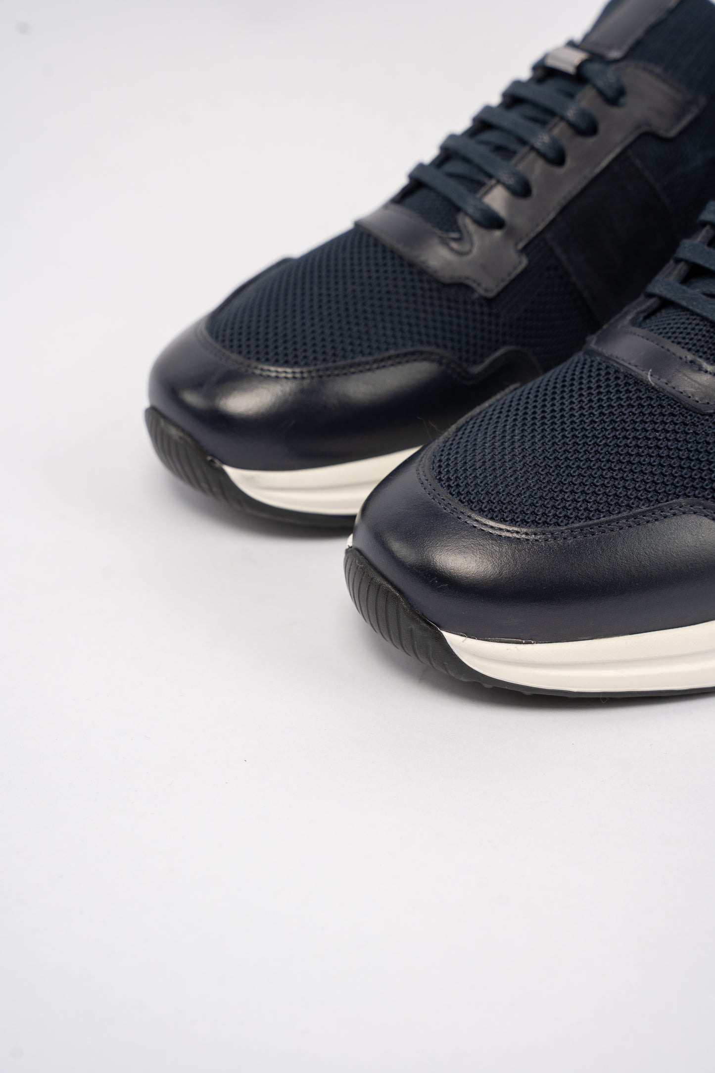 NAVY MIX MATERIAL SNEAKER