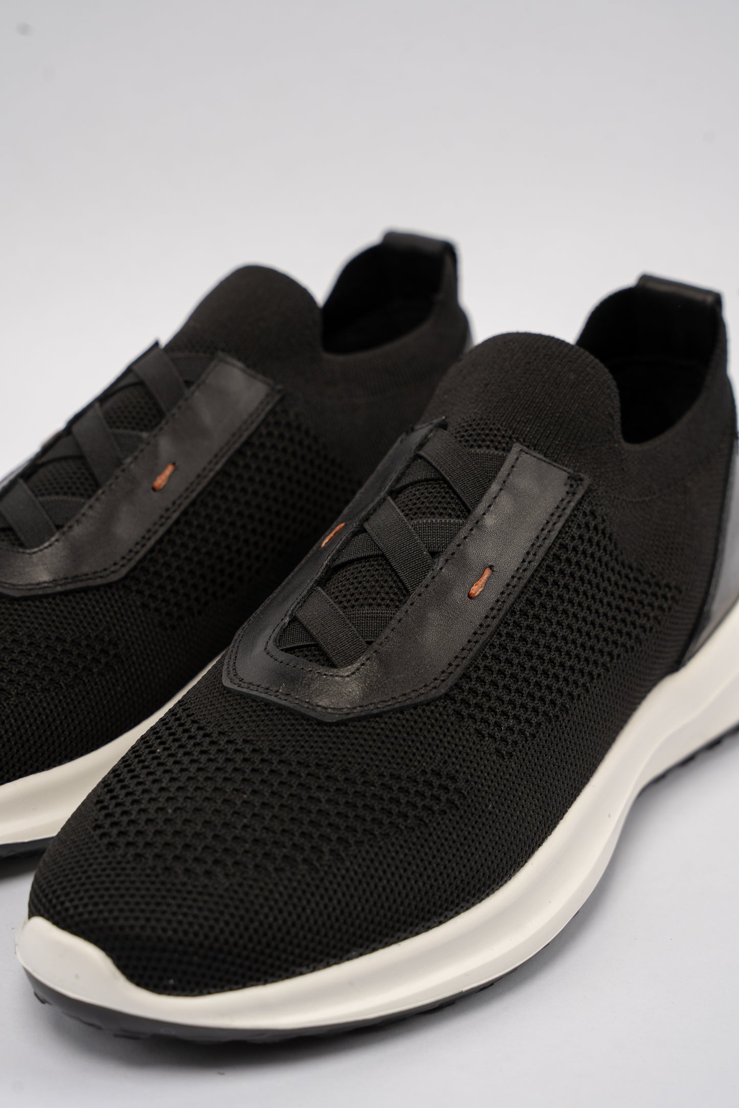 BLACK CASUAL ELASTIC SNEAKER