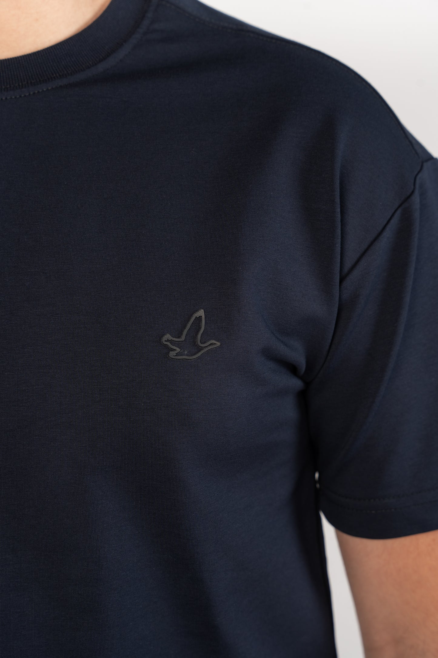 NAVY MINIMAL EAGLE TSHIRT