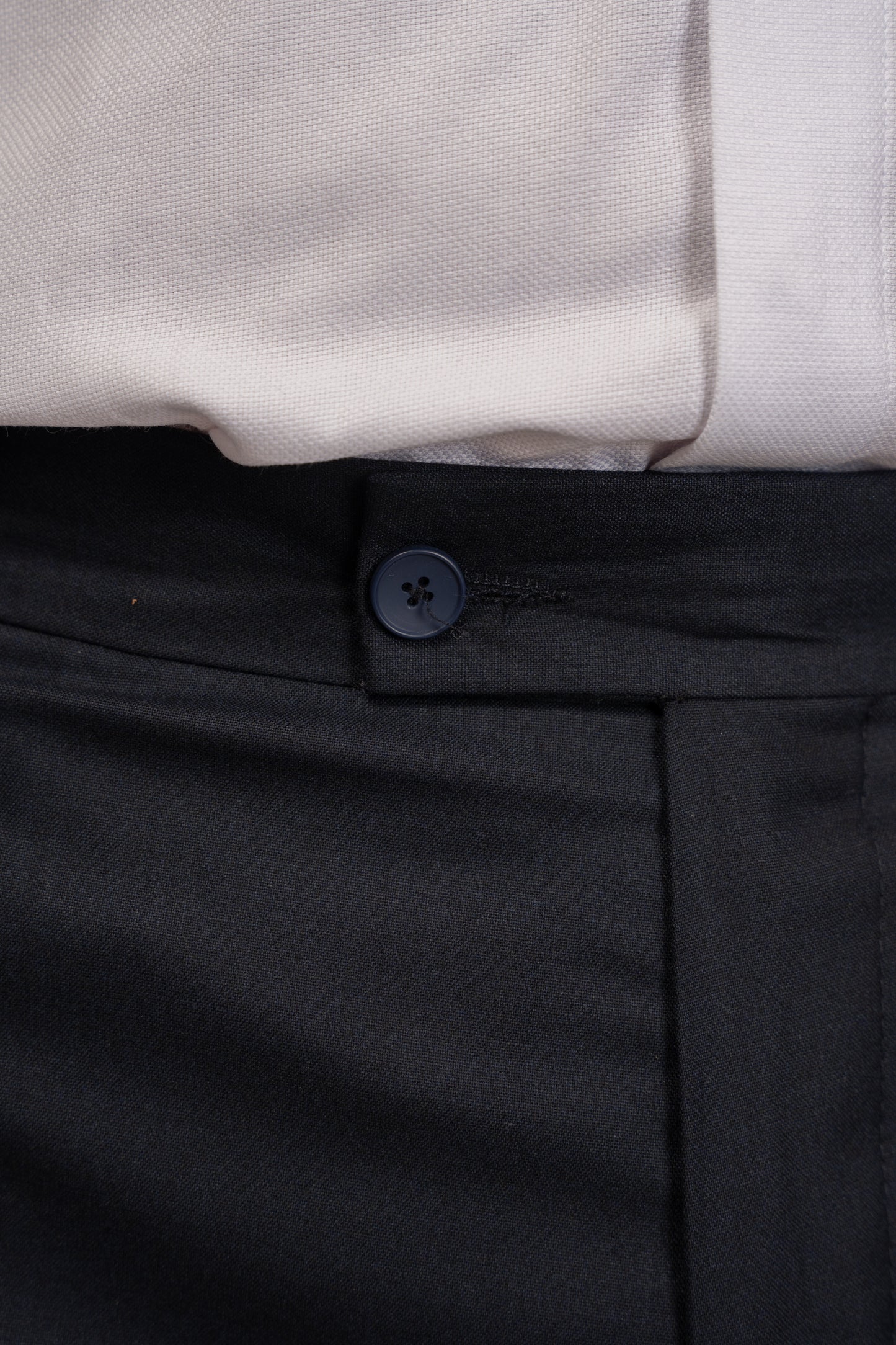 NAVY TIMELESS SUIT