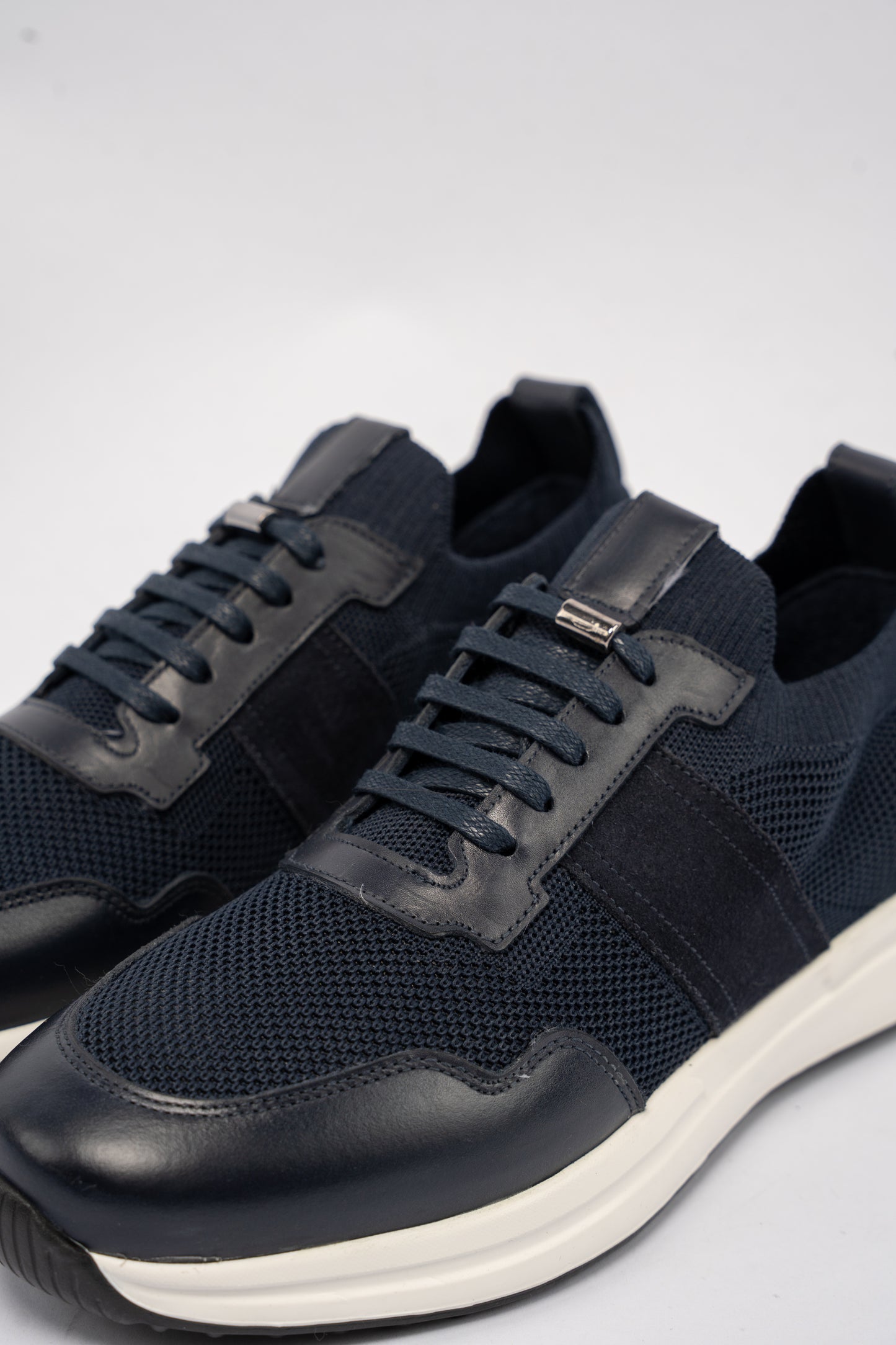 NAVY MIX MATERIAL SNEAKER