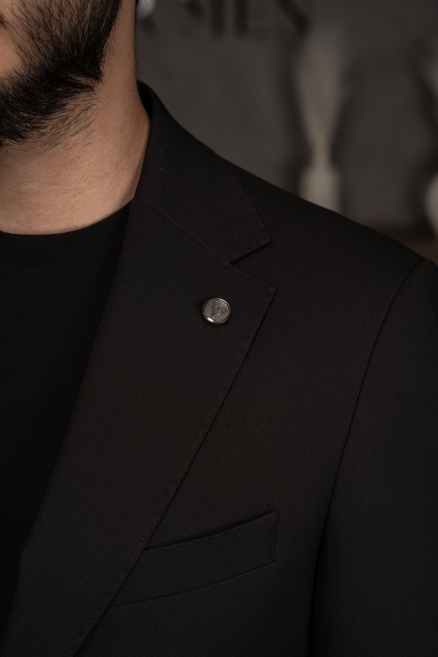 BLACK TRAVEL SUIT
