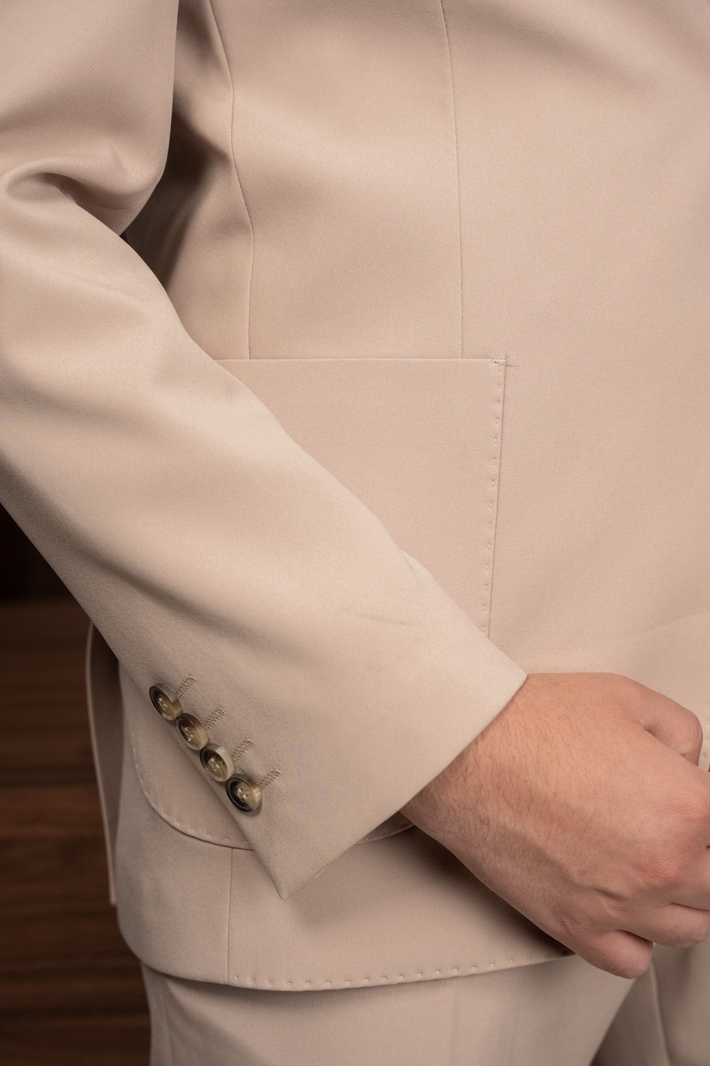BEIGE TRAVEL SUIT