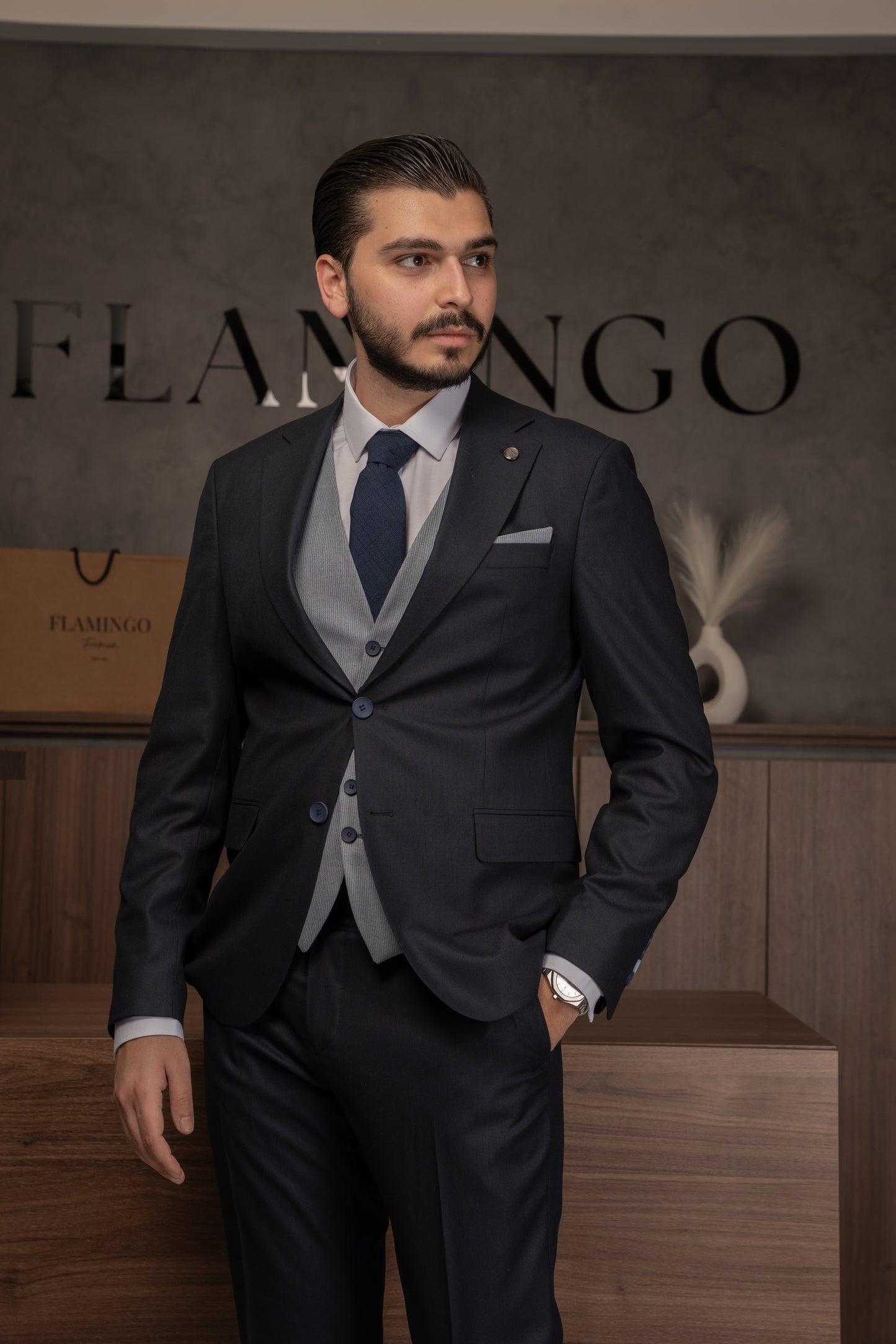 NAVY TIMELESS SUIT