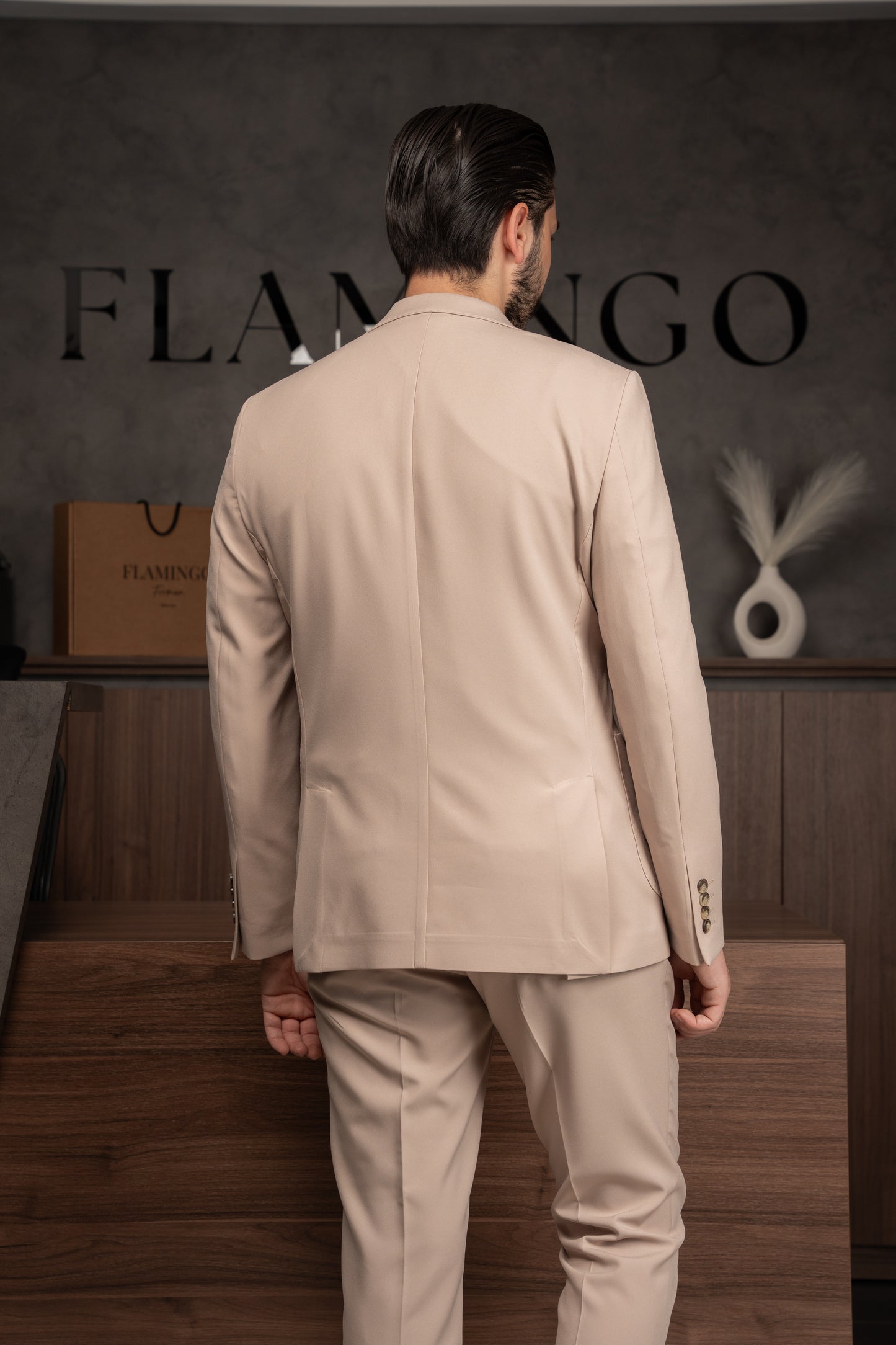 BEIGE TRAVEL SUIT