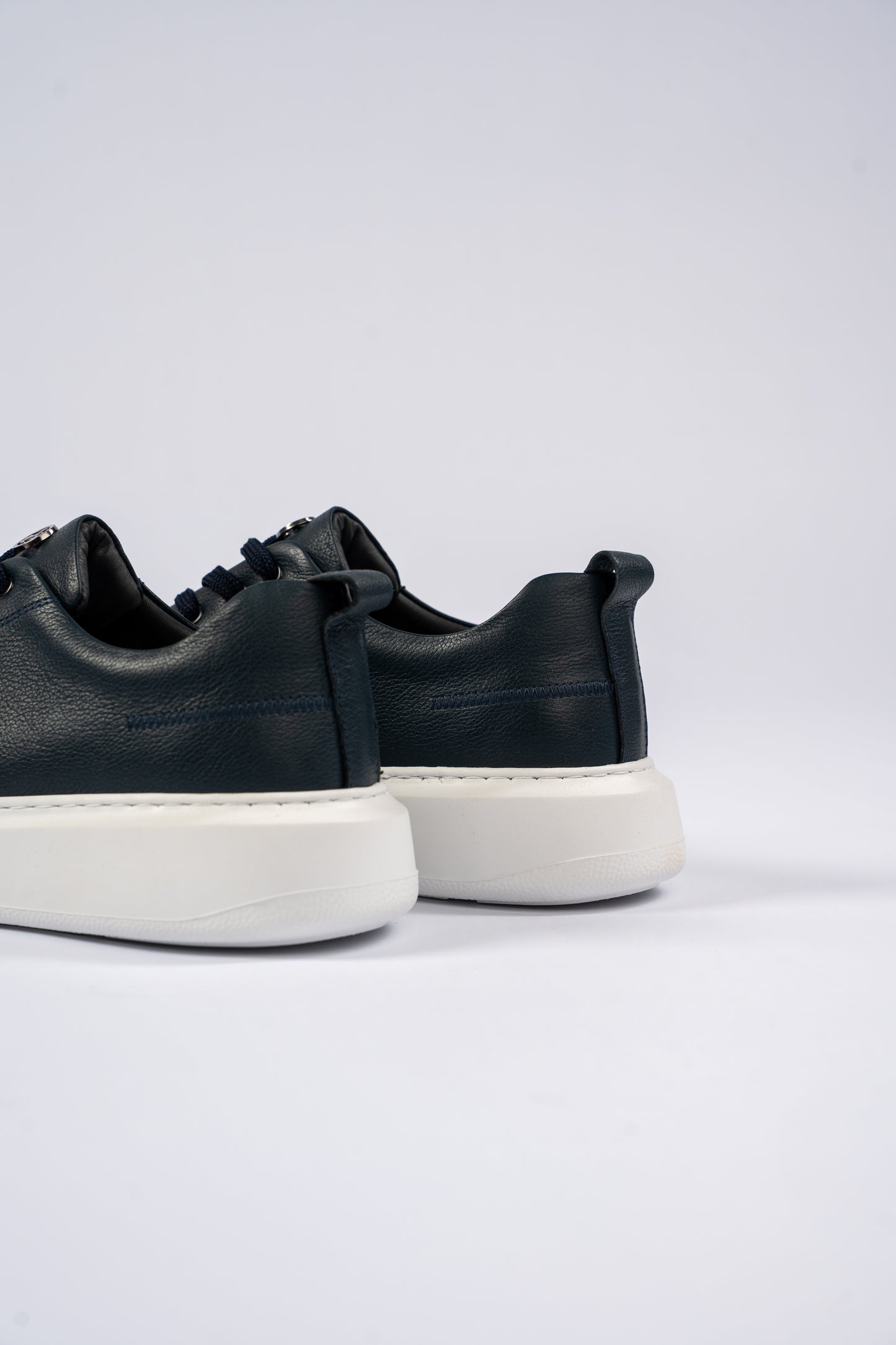 BIG SIZE NAVY SNEAKER