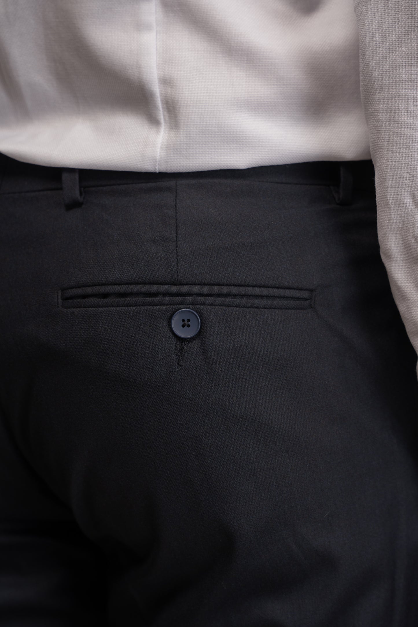 NAVY TIMELESS SUIT
