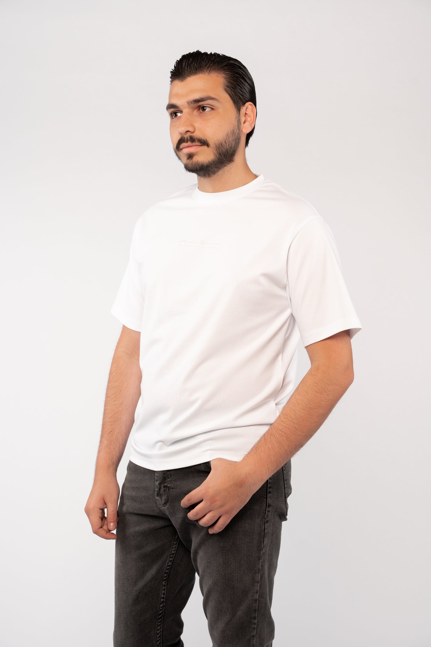 WHITE EVERYDAY TSHIRT