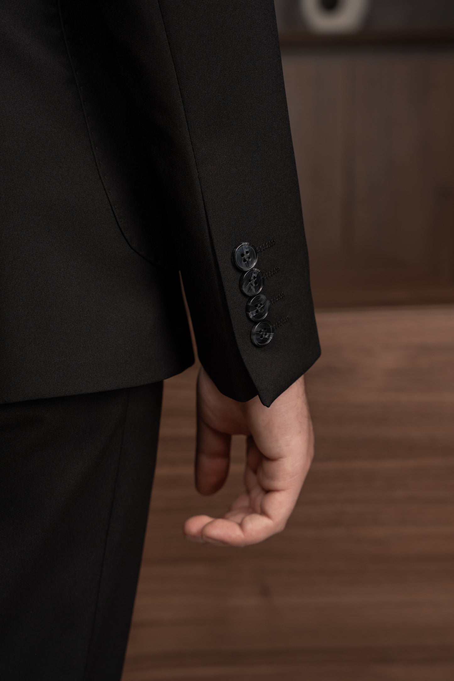BLACK TRAVEL SUIT