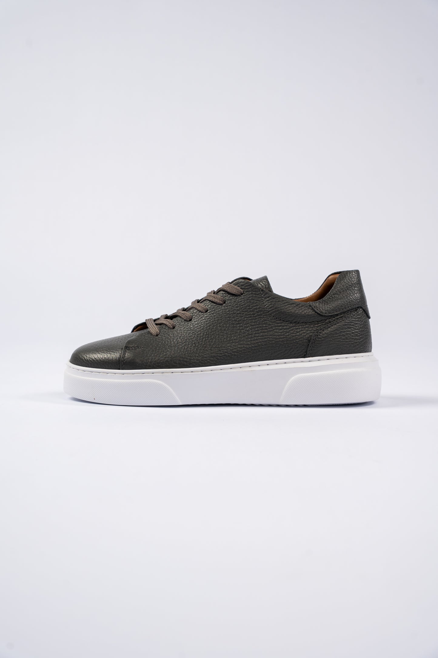 GREY LEATHER SNEAKER