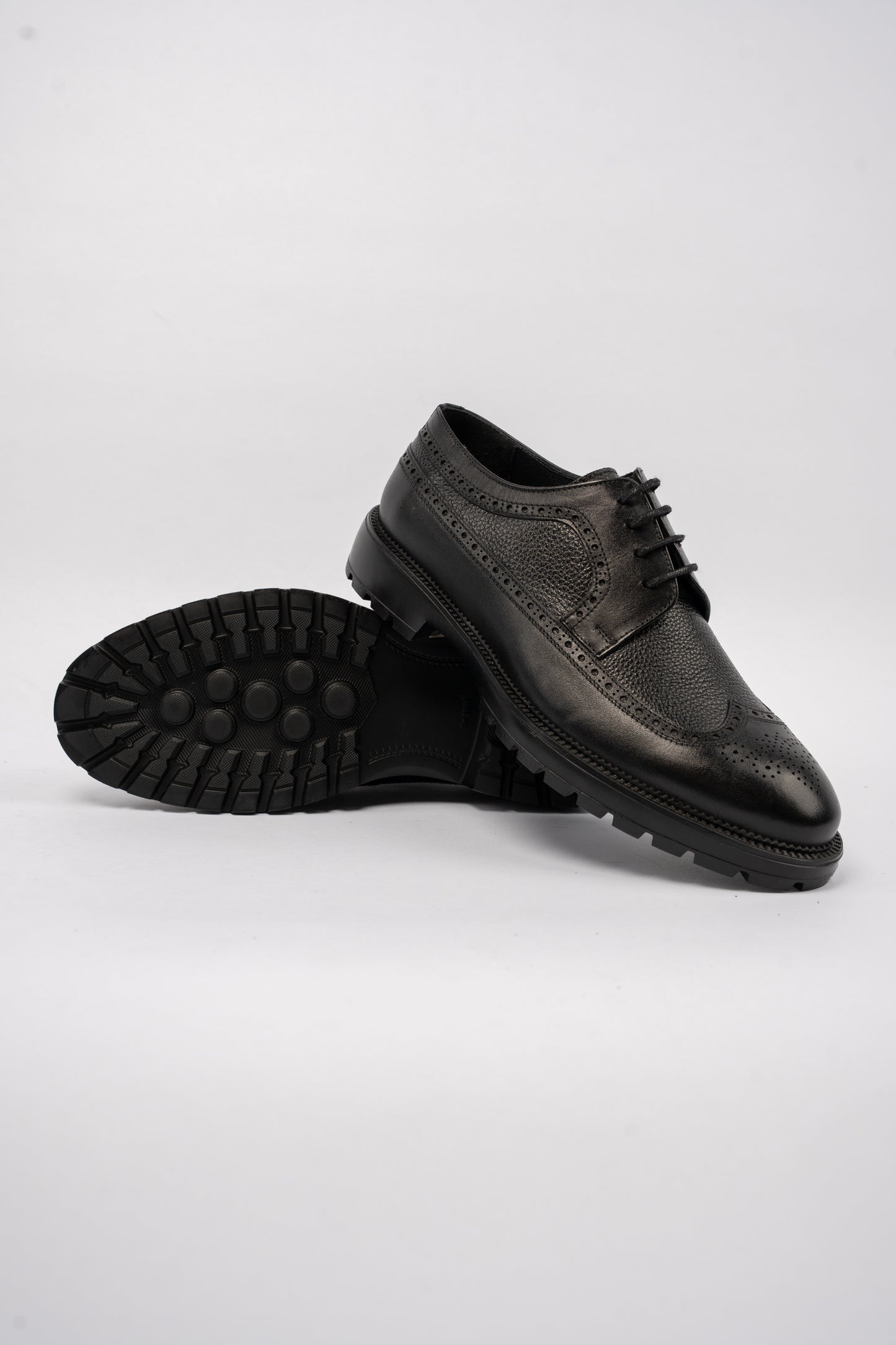 BLACK BROGUE SHOE