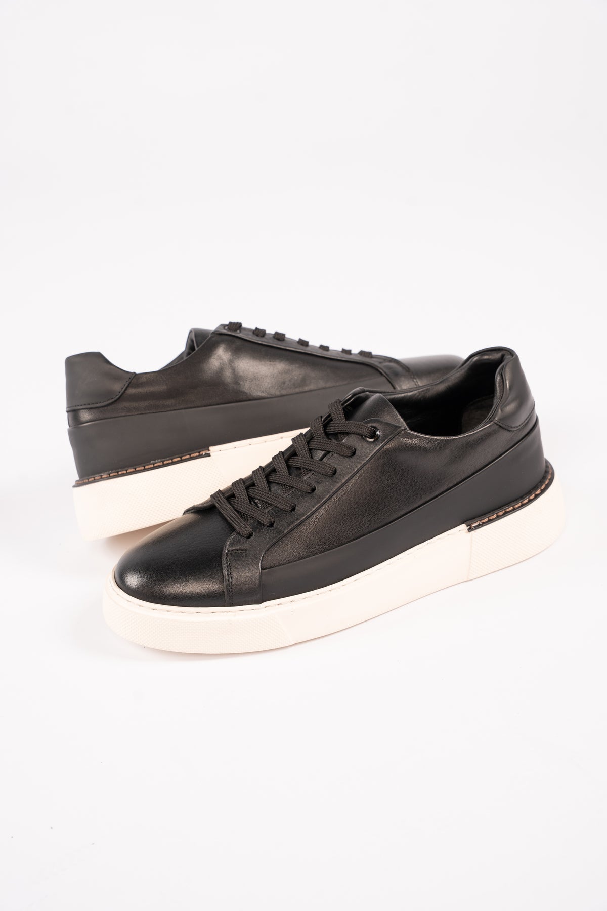 BLACK CREAM SOLE SNEAKER