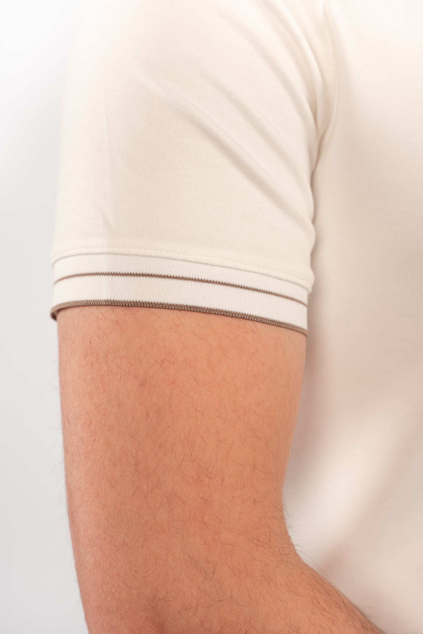 WHITE MODERN TSHIRT