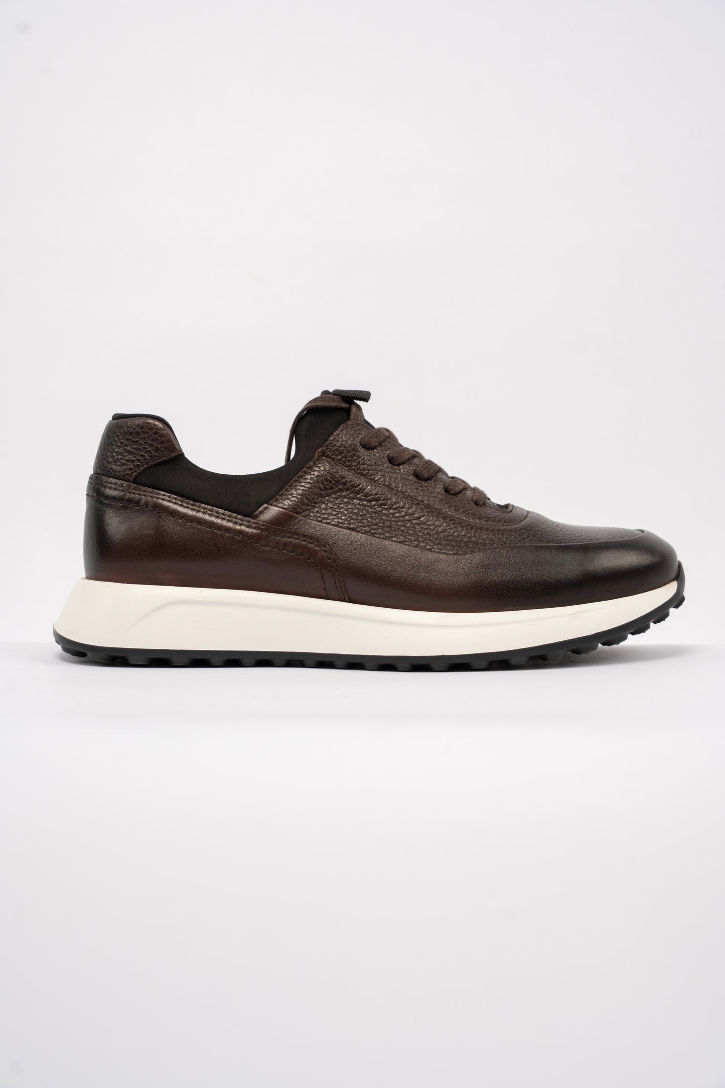 BROWN TIMELESS SNEAKER