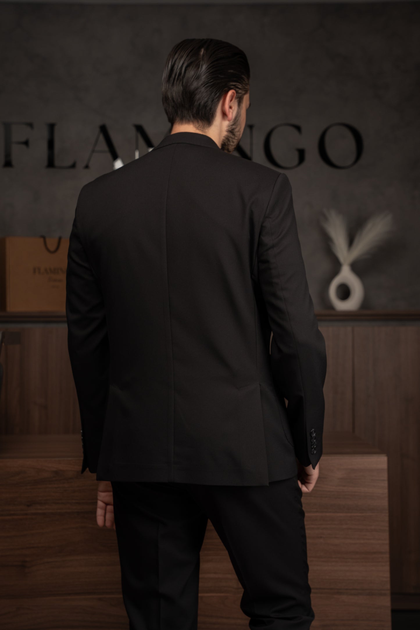 BLACK TRAVEL SUIT