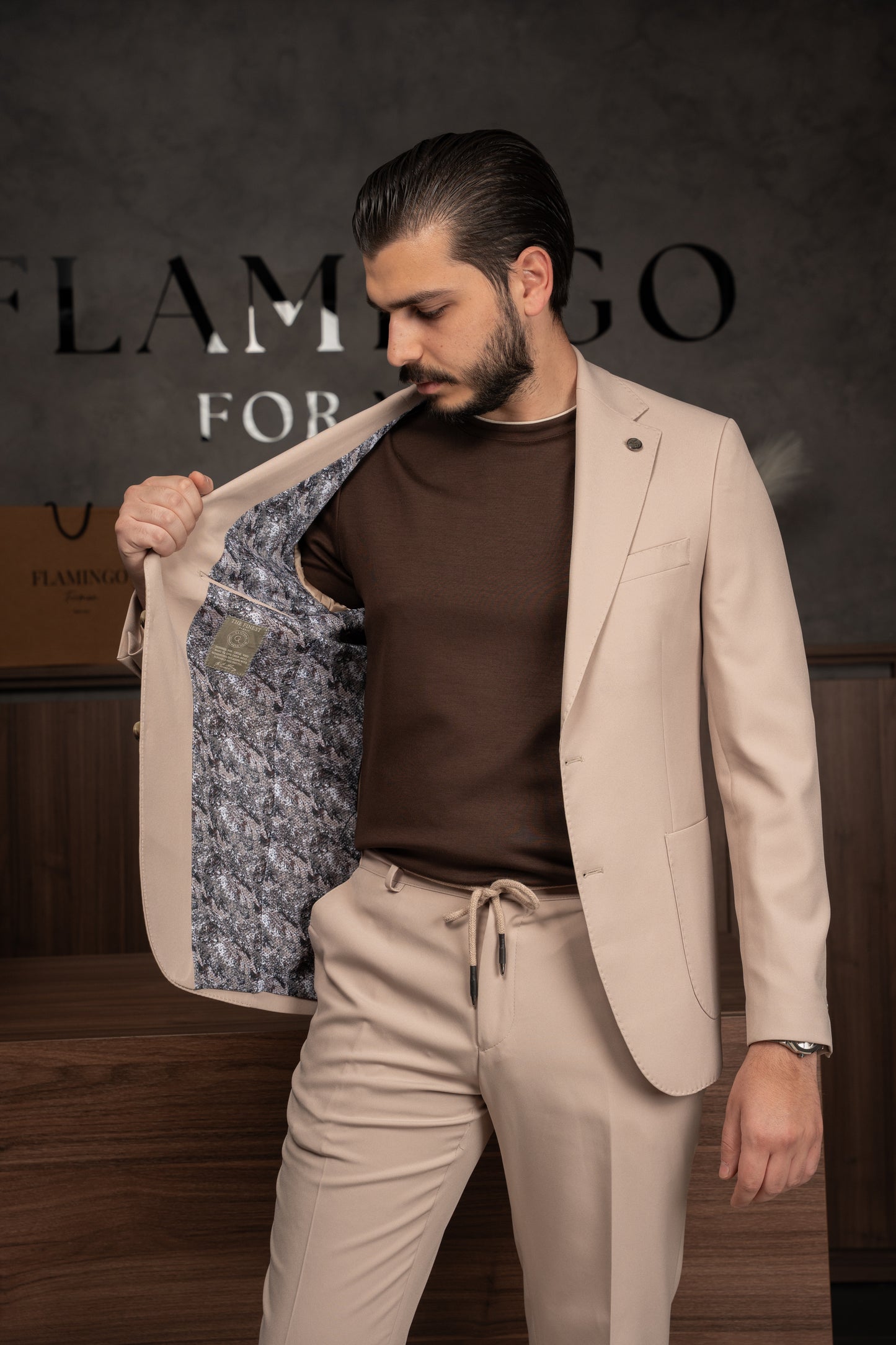 BEIGE TRAVEL SUIT
