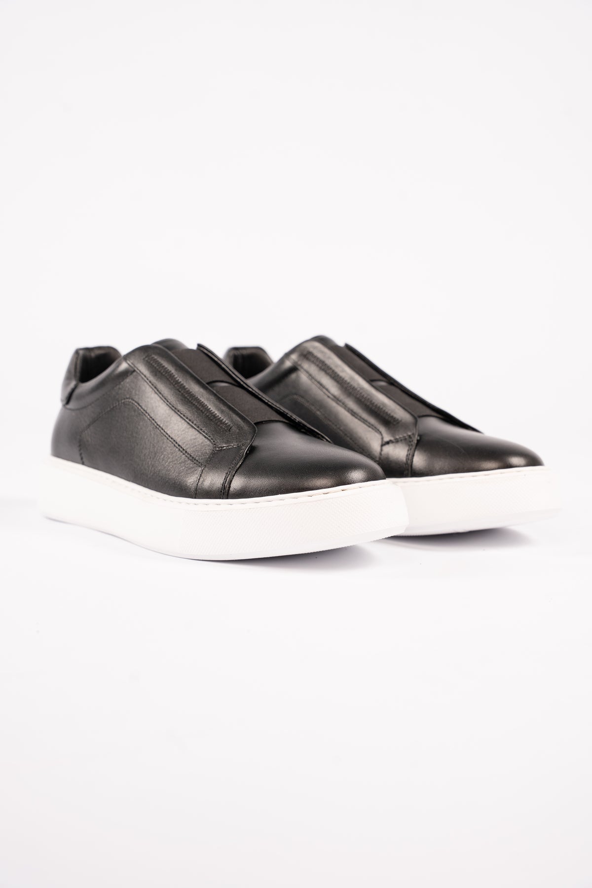 BLACK LEATHER VERSATILE ELASTIC SNEAKER