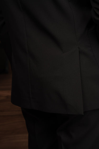 BLACK TRAVEL SUIT