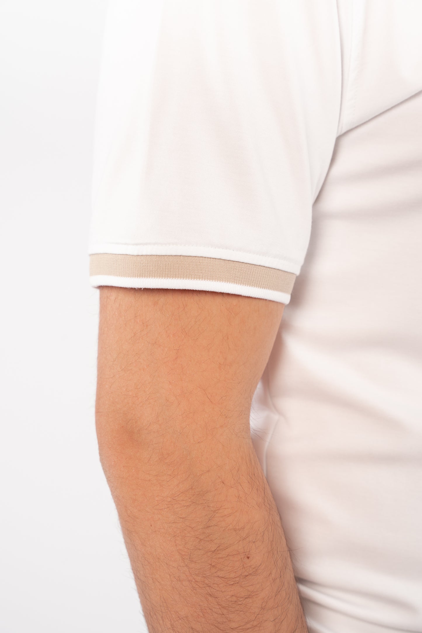 WHITE BEIGE COLLAR ZIPPER POLO