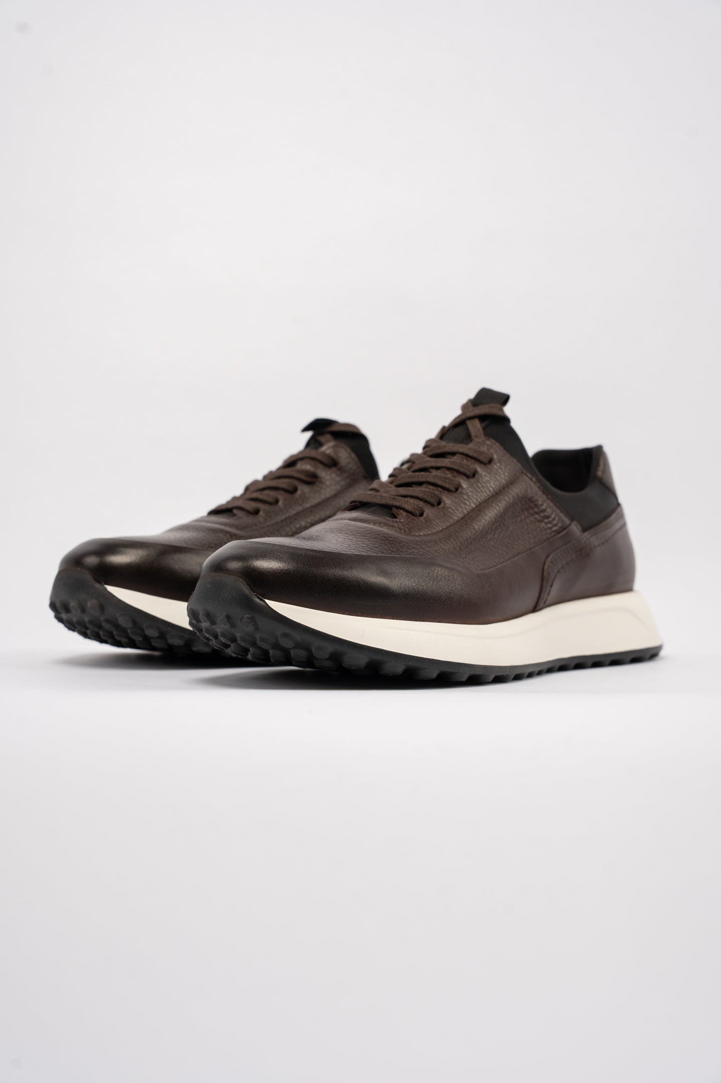 BROWN TIMELESS SNEAKER
