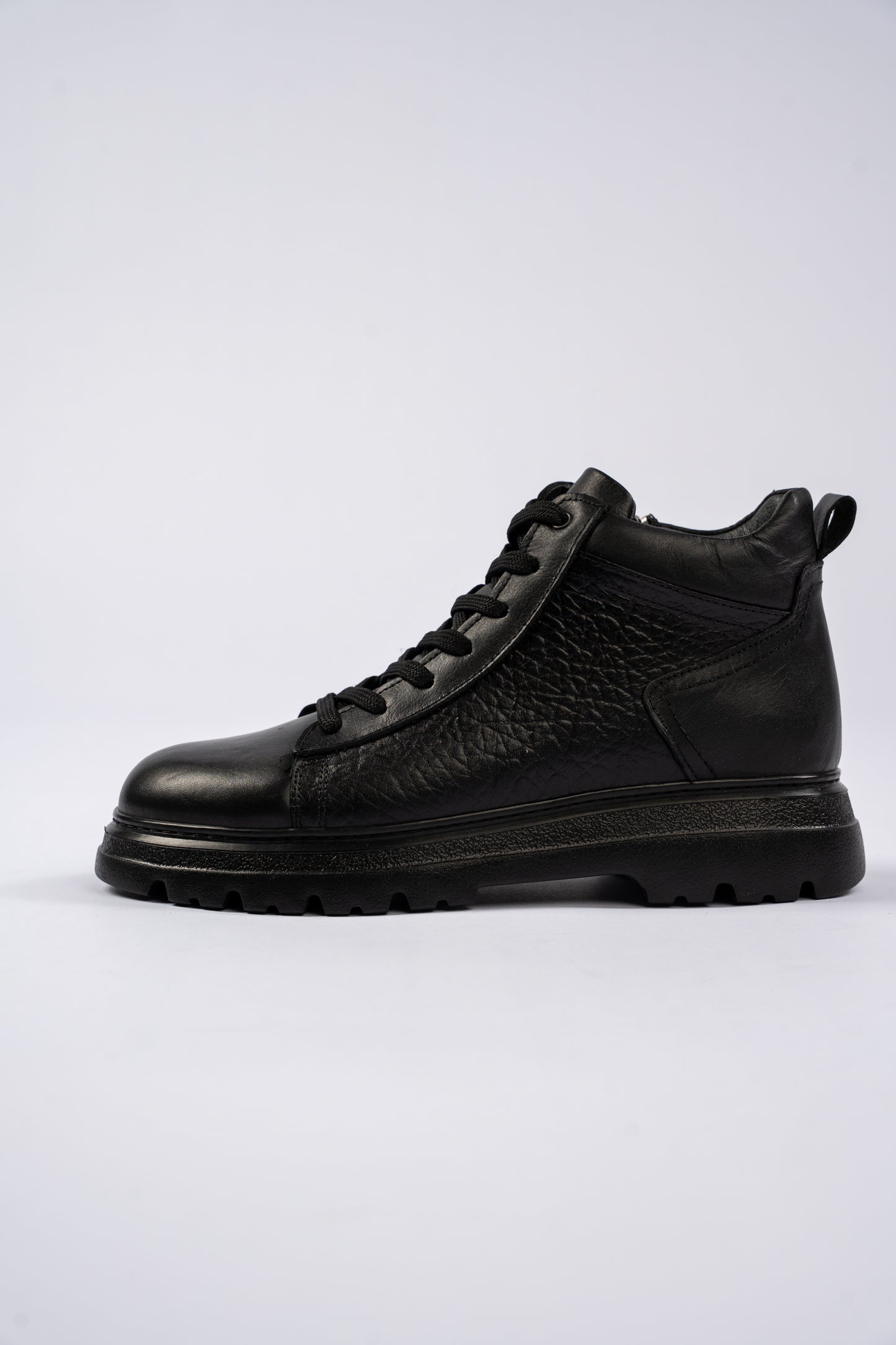 BLACK URBAN LEATHER BOOTS