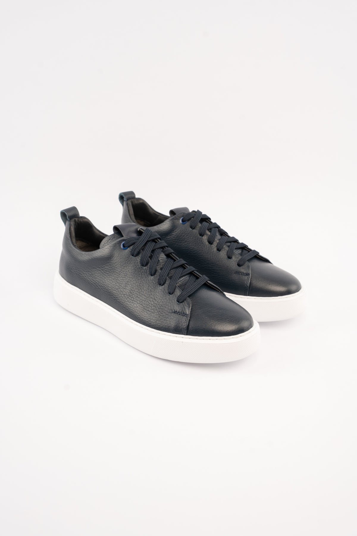 NAVY REFINED SNEAKER