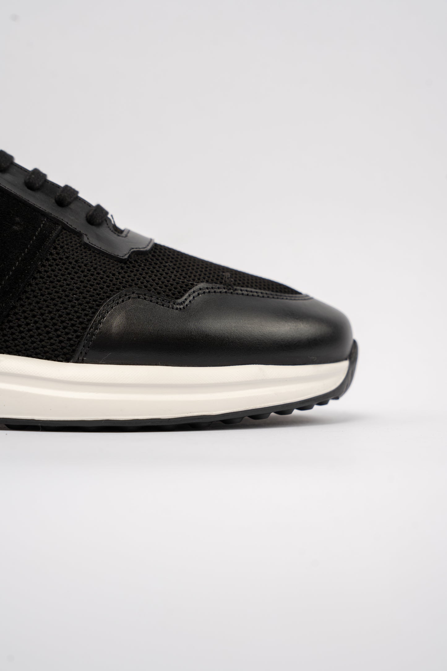 BLACK MIX MATERIAL SNEAKER