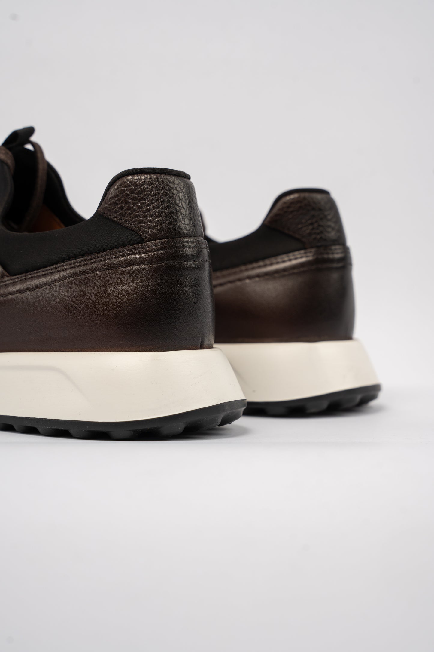 BROWN TIMELESS SNEAKER