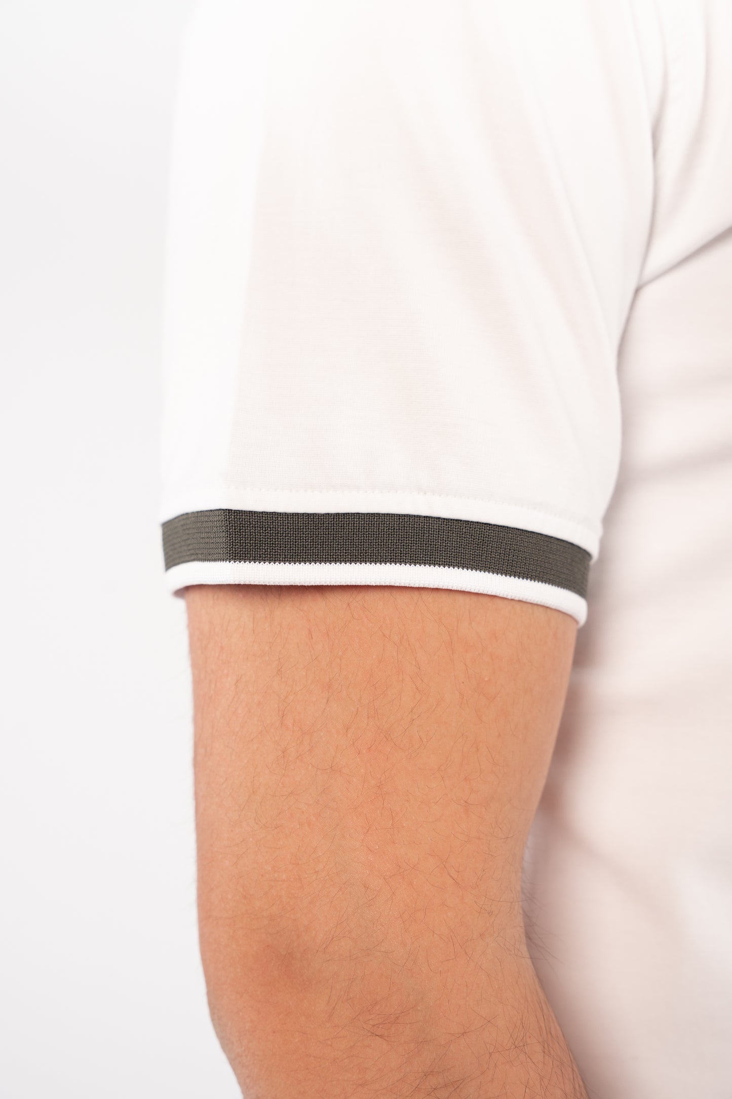 WHITE OLIVE COLLAR ZIPPER POLO