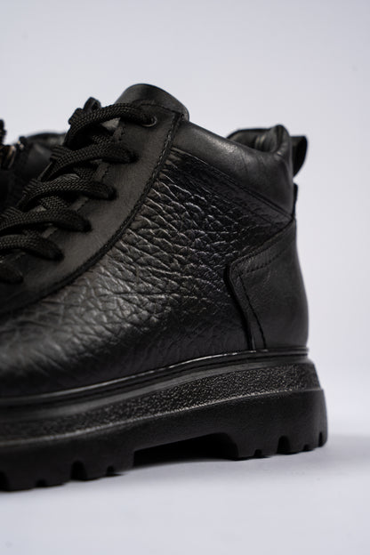 BLACK URBAN LEATHER BOOTS