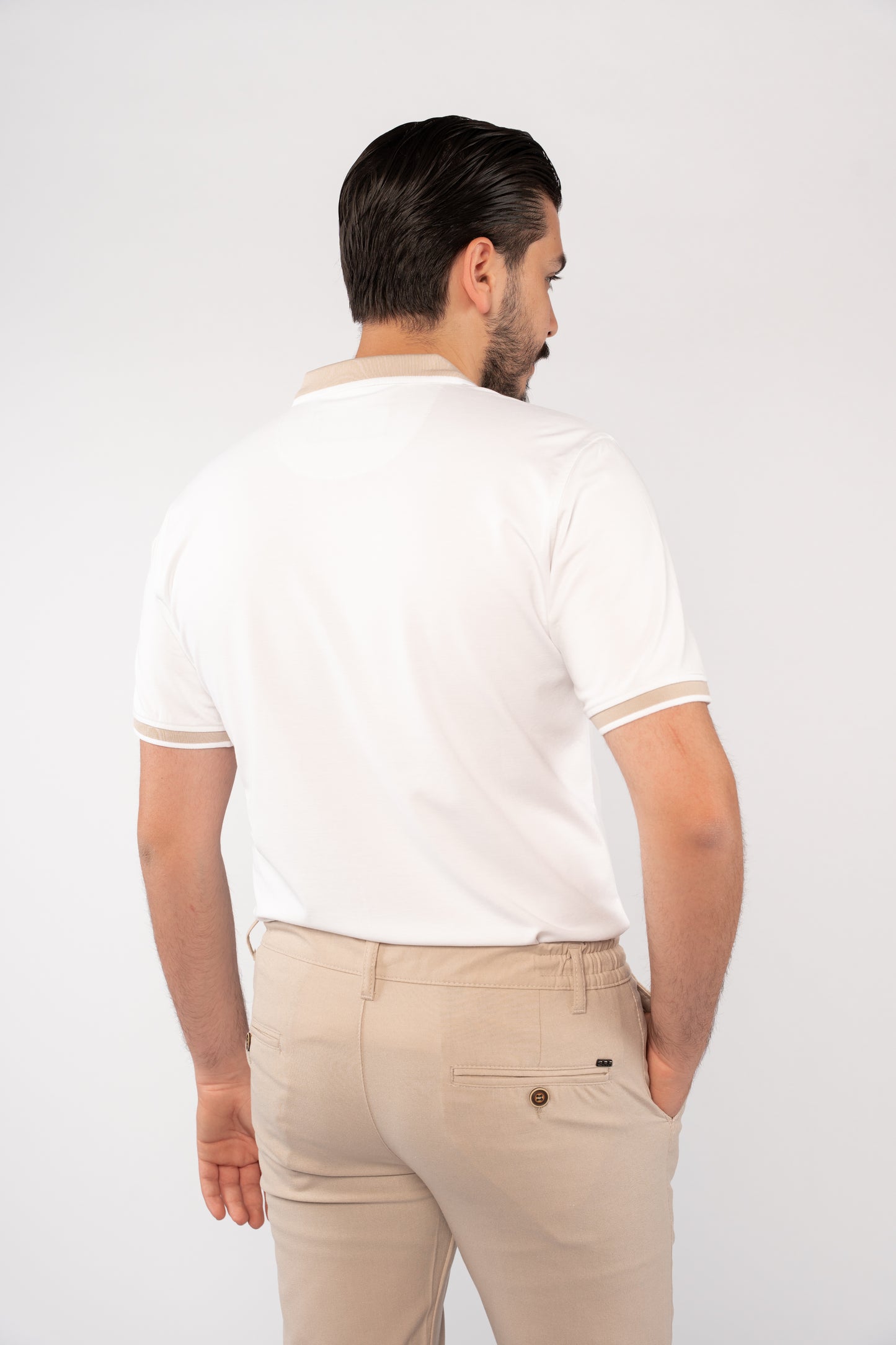 WHITE BEIGE COLLAR ZIPPER POLO